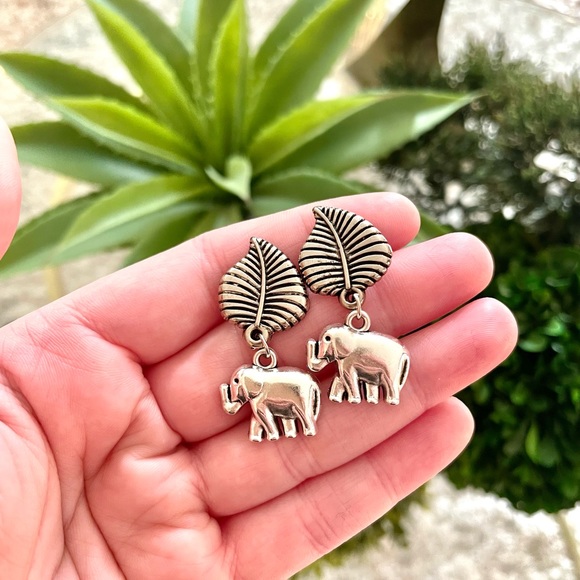 Silver Leaf Elephant Earrings - Picture 3 of 4
